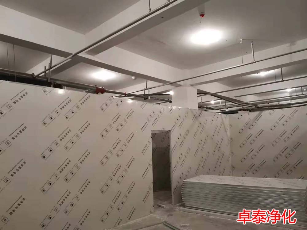 石家莊一品堂藥業(yè)十萬級凈化車間裝修現(xiàn)場，卓泰凈化裝修設計河北凈化車間